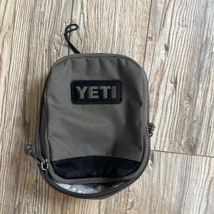 Yeti travel bag.